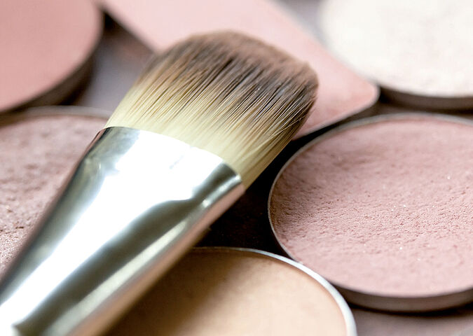 The safety and harmlessness of skin care and decorative cosmetics must be demonstrated by marketability certification.