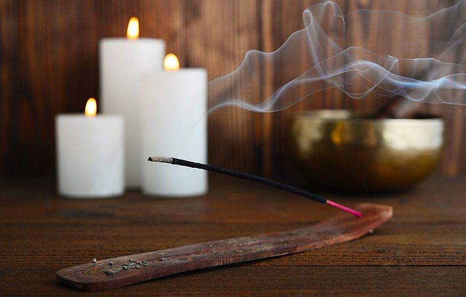 Smoking candles and incense, emissions of volatile pollutants.
