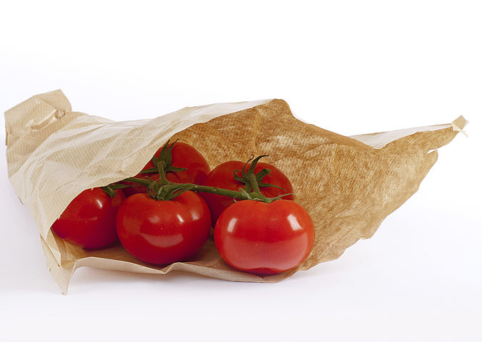 Matériaux en papier destinés à entrer en contact avec des denrées alimentaires