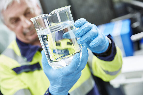 WESSLING expert checks a wasser sample